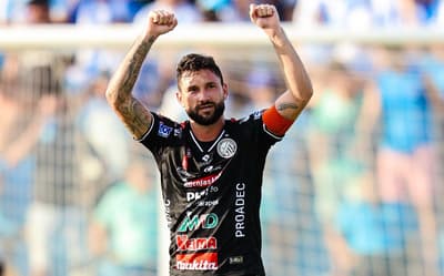 Ex-São Paulo se destaca no Operário-PR e faz a melhor temporada da carreira