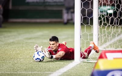 Defesa de Brazão em Palmeiras x Santos chama atenção: 'Incrível'