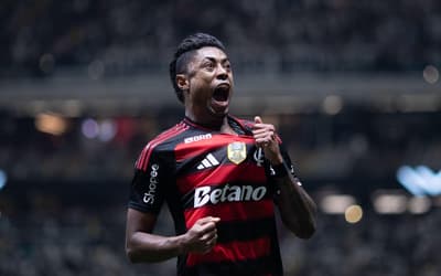 Bruno Henrique desafia a si mesmo e tem melhor sequência no Flamengo em quatro anos