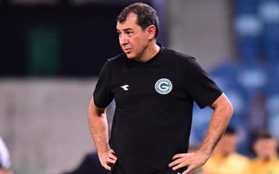 Técnico do Goiás pede que diretoria evite mala branca na Série B: 'Dê para nós'
