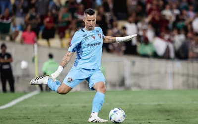 Entenda o papel de Fábio na formação do seu sucessor no gol do Fluminense