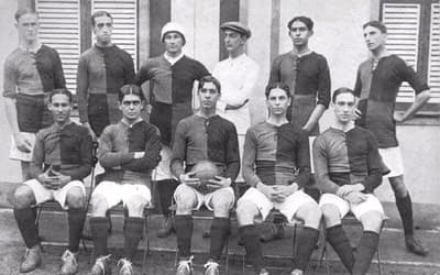 Primeira camisa do Flamengo; relembre o uniforme