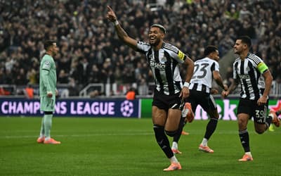 Com gol de brasileiro, Newcastle vence e entra no G-8 da Champions League
