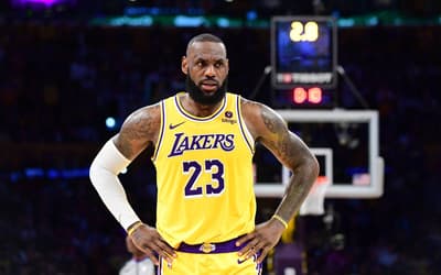 LeBron James é dispensado de elenco principal do Lakers na NBA; veja