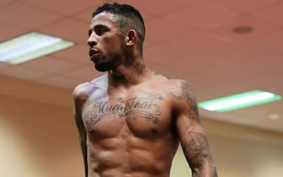 MVP crava derrota de Carlos Prates no UFC 322: 'Bater nele por cima'