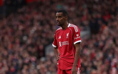 '480 milhões de euros jogados no lixo', diz jornal sobre derrota do Liverpool