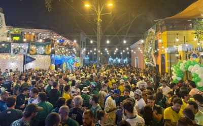 Libertadores: Torcida do Palmeiras reúne milhares em Lima em festa com sinalizadores