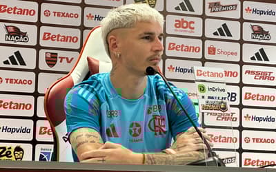 Varela elogia Palmeiras, mas avisa: 'Coisas pendentes da final no Uruguai'