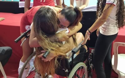 Vídeo: Três dias após ser baleada nas costas, atleta do Tijuca emociona ao reencontrar o time