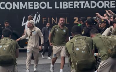 Palmeiras chega a Lima com elenco completo e festa da torcida