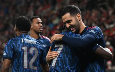 Arsenal bate Slavia Praga e mantém 100% de aproveitamento na Champions