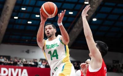 Mesmo desfalcado, Brasil estreia com vitória na Copa do Mundo de basquete