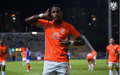 Brasileiro brilha com dois gols e assume a artilharia da Champions League Asiática