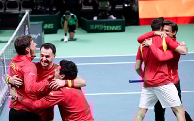 Duelo de gigantes: Espanha vence Alemanha e enfrenta a Itália na final da Copa Davis