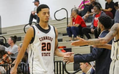 Jogador de basquete americano morre aos 20 anos após lesão na cabeça