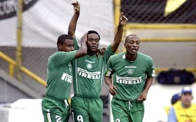 Santos 0 x 4 Palmeiras no Brasileirão 2004; Vagner Love gigante na Vila