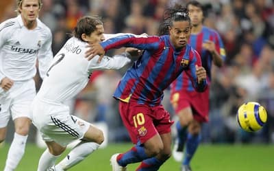 Entenda impacto no El Clásico após Bernabéu aplaudir Ronaldinho há 20 anos