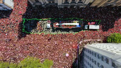Festa na favela! Veja imagens da festa do Flamengo pelo título da Libertadores