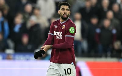 Lucas Paquetá é expulso contra o Liverpool e ataca Premier League: 'Meu psicológico'