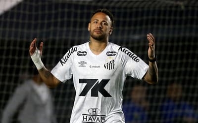 Neymar antes do jogo entre Santos e Sport (Foto: Guilherme Dionizio/Código19/Gazeta Press)