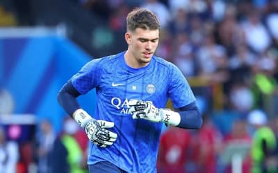 Renato Marin, goleiro do PSG, ganha elogios de Luis Enrique