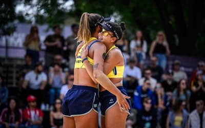 Thâmela e Vic confirmam primeira vaga do Brasil nas semifinais do Mundial de Vôlei de Praia