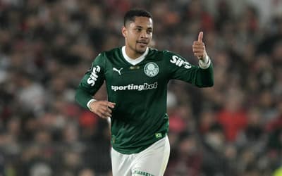 Europeus reagem a possível saída de Vitor Roque do Palmeiras: 'Renascer'