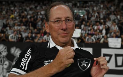 Alvo do Botafogo no mercado divide opiniões dos torcedores: 'Aposta'