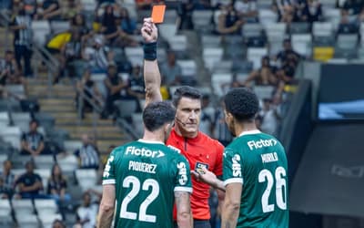 CBF divulga áudio do VAR em expulsão de Piquerez em Atlético-MG x Palmeiras