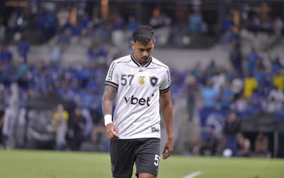 Botafogo perde David Ricardo e liga alerta na zaga para último jogo do ano
