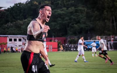 Vitória vence, escapa do rebaixamento, e São Paulo termina o Brasileirão no G8