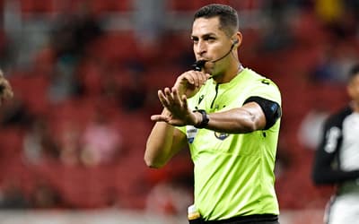 Após polêmica no Mineirão, CBF define árbitro para Corinthians x Cruzeiro