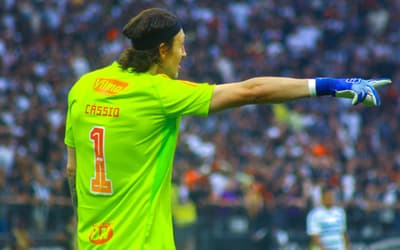 Cássio volta a decidir em Itaquera, mas é superado por sucessor