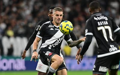Vegetti manda recado após empate entre Vasco e Corinthians: 'Continuem duvidando'
