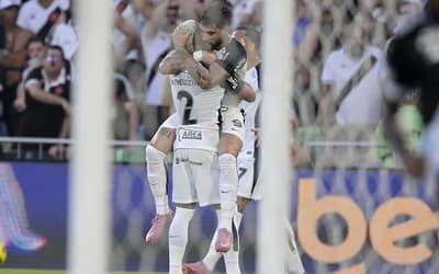 Matheuzinho esclarece 'briga' com Yuri Alberto durante final da Copa do Brasil