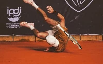 Tenista recebe suspensão de 20 anos por fraudar partidas