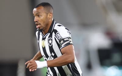 Alvo do Palmeiras, Marlon Freitas terá reunião com Textor por permanência no Botafogo