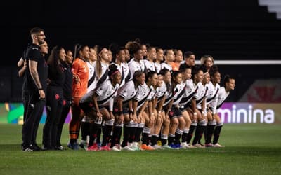 Sem treinadora há duas semanas, Vasco estuda mercado para definir novo comando