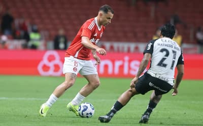 Bahia prepara proposta por volante do Internacional