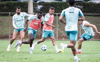 Quem pode ganhar espaço no Cruzeiro contra o Santos?