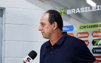 Ceni pede 'personalidade' ao Bahia contra o Fluminense na briga por Libertadores
