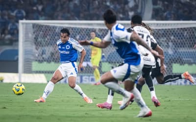 Lucas Romero está suspenso para Corinthians x Cruzeiro