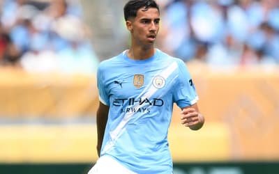 Palmeiras, Botafogo e Flamengo dominam vendas no futebol brasileiro em 2025; veja a lista