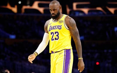 Fãs reagem a partida abaixo de LeBron James pela NBA: 'Está acabado'