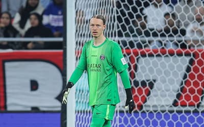 Camisa de Safonov, herói do PSG contra o Flamengo, vai a leilão