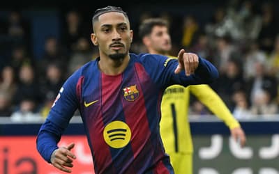 Com gol de Raphinha, Barcelona vence sétima seguida e segue na liderança de La Liga