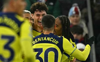 Com assistência de Richarlison, Tottenham vence Crystal Palace e fecha ano na Premier League