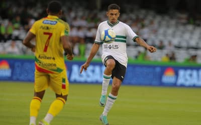 Coritiba renova empréstimo de volante para time da Série C