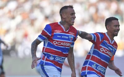 Vitória tem interesse em atacante do Fortaleza; entenda