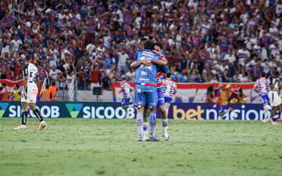 Lance em Fortaleza x Corinthians leva torcedores à loucura: 'Absurdo'
